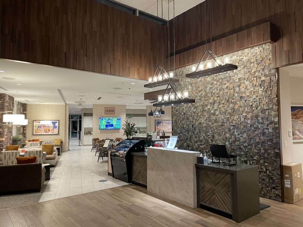 Hyatt Place Silverton front desk and breakfast area